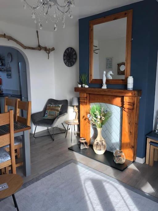 First Floor Apartment With Mountain Views 타이윈 외부 사진