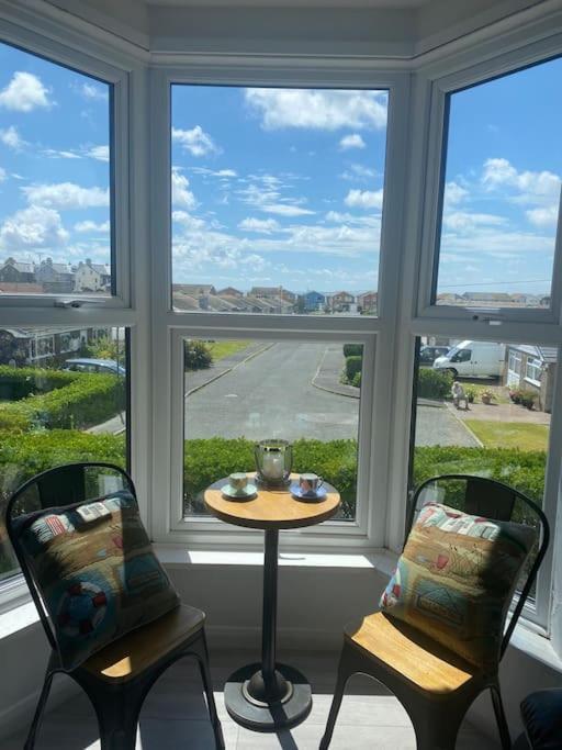 First Floor Apartment With Mountain Views 타이윈 외부 사진